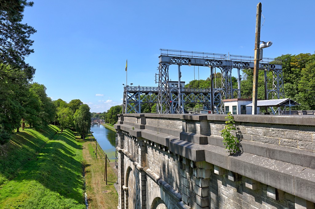 Scheepsliften belgie kabellift van Strepy-Thieu scheepslift 1 2 3 4 hellend vlak van Ronquieres Houdeng Goegnies Aimeries historisch Canal du Centre Bracquegnies hdr